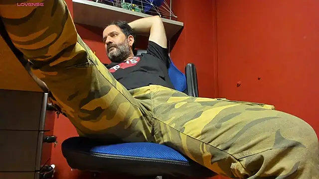 Snapshot of Maxi_TheBigDaddy chatting on 15, 3, 2025 Maxi TheBigDaddy online show from 15, 3, 2025