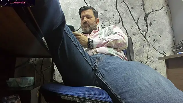 Snapshot of Maxi_TheBigDaddy chatting on 11, 9, 2025 Maxi TheBigDaddy online show from 11, 9, 2025