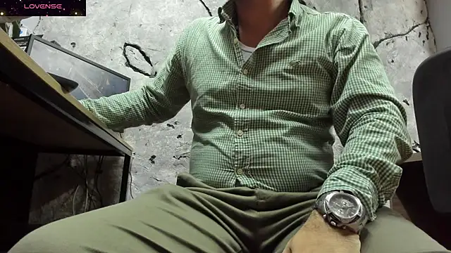 Snapshot of Maxi_TheBigDaddy chatting on 23, 9, 2025 Maxi TheBigDaddy online show from 23, 9, 2025