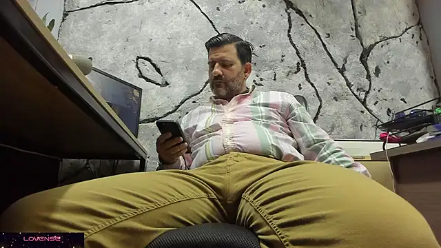 Snapshot of Maxi_TheBigDaddy chatting on 2, 10, 2025 Maxi TheBigDaddy online show from 2, 10, 2025