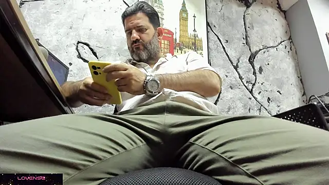 Snapshot of Maxi_TheBigDaddy chatting on 7, 11, 2025 Maxi TheBigDaddy online show from 7, 11, 2025