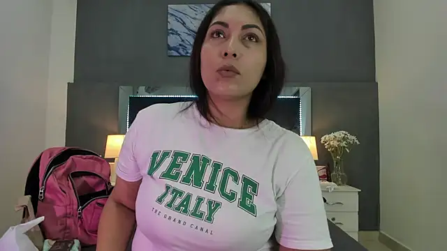 Lauralove 69 online show from 25, 11, 2025