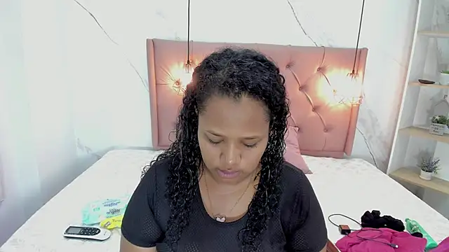 Belle Brunette online show from 14, 2, 2025