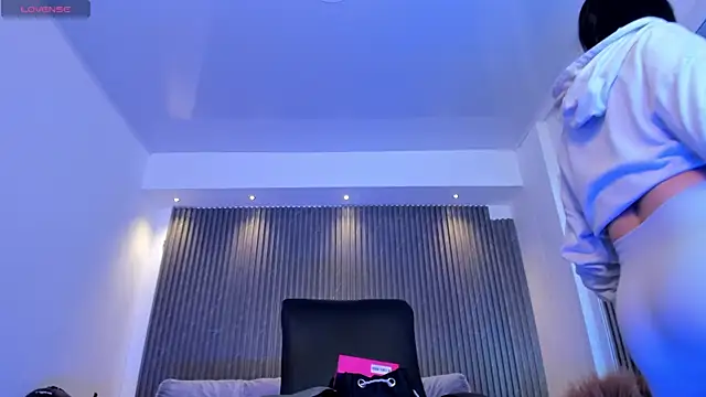 charlottewhitte online show from 15, 9, 2025