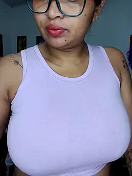 Snapshot of chalohott chatting on 2, 7, 2026 chalohott online show from 2, 7, 2026