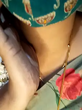 Snapshot of tuttifrutti17 chatting on 2, 1, 2025 tuttifrutti17 online show from 2, 1, 2025