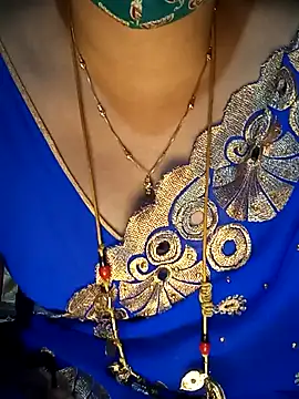 Snapshot of tuttifrutti17 chatting on 6, 1, 2025 tuttifrutti17 online show from 6, 1, 2025