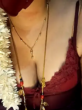 Snapshot of tuttifrutti17 chatting on 21, 3, 2025 tuttifrutti17 online show from 21, 3, 2025