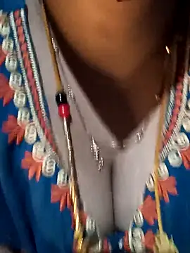 Snapshot of tuttifrutti17 chatting on 16, 9, 2025 tuttifrutti17 online show from 16, 9, 2025