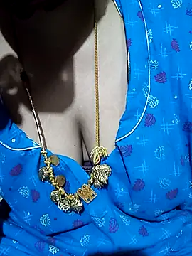 Snapshot of tuttifrutti17 chatting on 9, 10, 2025 tuttifrutti17 online show from 9, 10, 2025