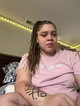 QueenNuttCollector online show from 25, 1, 2025