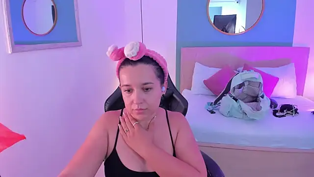 izaro22 online show from 13, 9, 2025