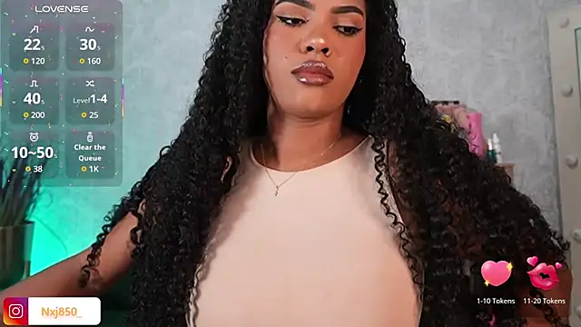 Snapshot of HOTBLACKANDWHITE2 chatting on 9, 3, 2026 HOTBLACKANDWHITE2 online show from 9, 3, 2026