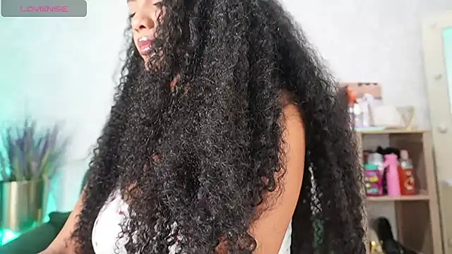 Snapshot of HOTBLACKANDWHITE2 chatting on 8, 4, 2026 HOTBLACKANDWHITE2 online show from 8, 4, 2026