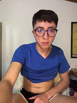 Snapshot of CamiRojas_boy chatting on 13, 6, 2026 CamiRojas boy online show from 13, 6, 2026