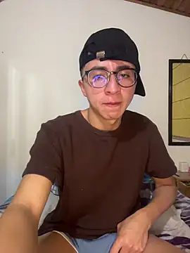 Snapshot of CamiRojas_boy chatting on 16, 6, 2026 CamiRojas boy online show from 16, 6, 2026