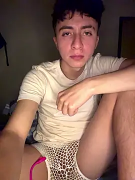 Snapshot of CamiRojas_boy chatting on 12, 7, 2026 CamiRojas boy online show from 12, 7, 2026