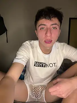 Snapshot of CamiRojas_boy chatting on 17, 7, 2026 CamiRojas boy online show from 17, 7, 2026
