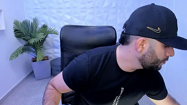 Snapshot of jhon_bear03 chatting on 7, 2, 2025 jhon bear03 online show from 7, 2, 2025
