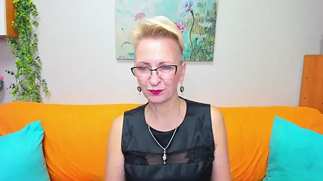 iamyourdream89 online show from 28, 11, 2025