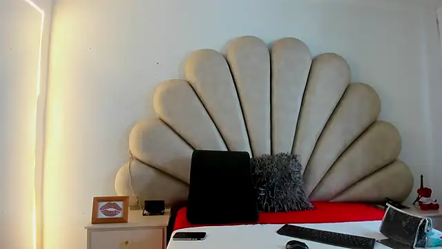 Natasha  Blue online show from 21, 3, 2025