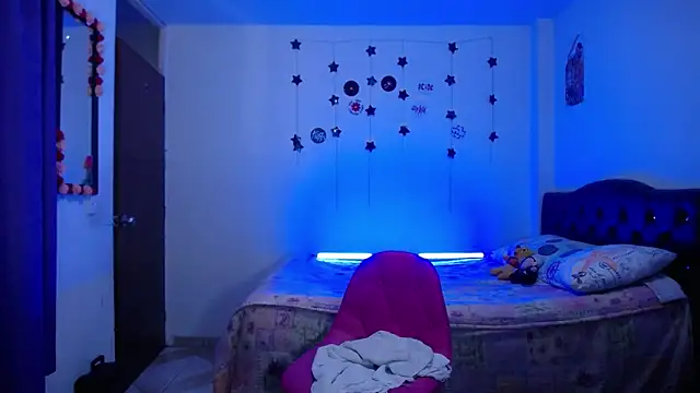 pinky violeta online show from 4, 3, 2025