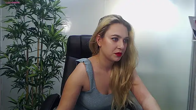 AvaBlue  online show from 31, 1, 2025