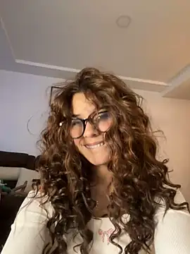 Snapshot of crystal_bunny7 chatting on 5, 1, 2025 crystal bunny7 online show from 5, 1, 2025