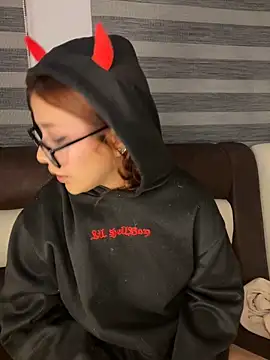 Snapshot of crystal_bunny7 chatting on 10, 3, 2025 crystal bunny7 online show from 10, 3, 2025