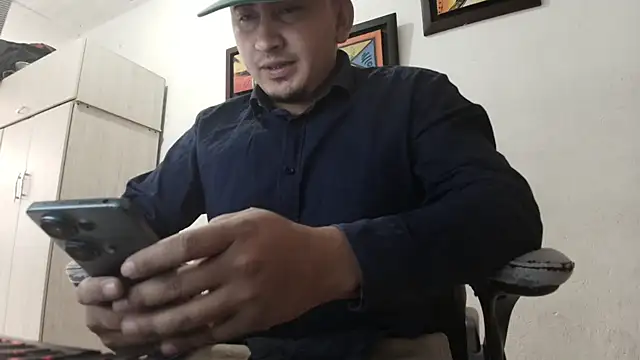 Snapshot of myke_andrade chatting on 3, 10, 2025 myke andrade online show from 3, 10, 2025