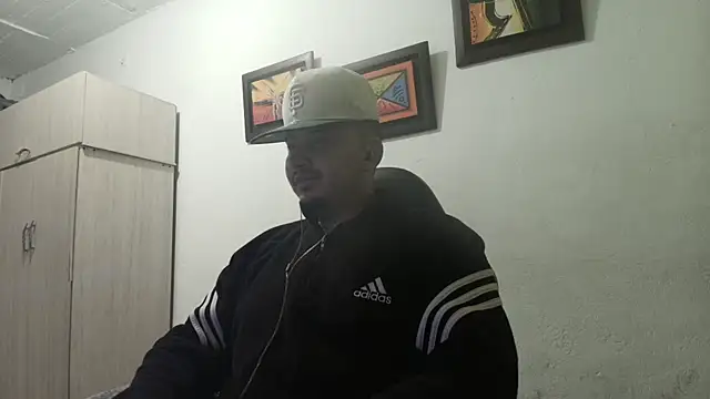 Snapshot of myke_andrade chatting on 10, 10, 2025 myke andrade online show from 10, 10, 2025