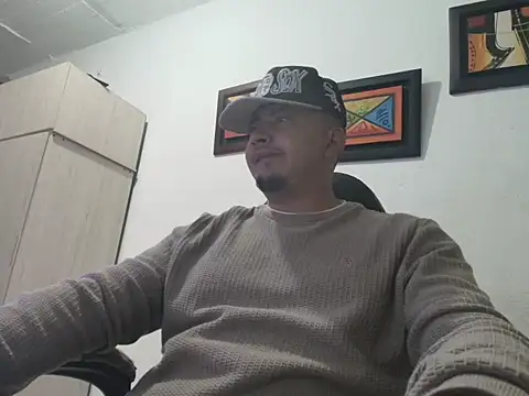 Snapshot of myke_andrade chatting on 17, 10, 2025 myke andrade online show from 17, 10, 2025