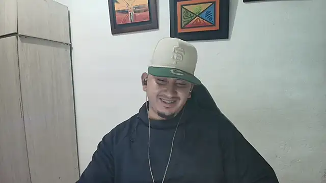 Snapshot of myke_andrade chatting on 19, 10, 2025 myke andrade online show from 19, 10, 2025