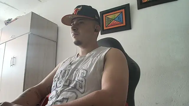 Snapshot of myke_andrade chatting on 21, 10, 2025 myke andrade online show from 21, 10, 2025