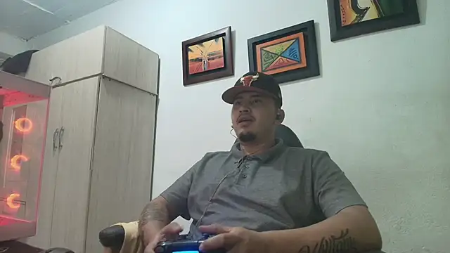 Snapshot of myke_andrade chatting on 21, 11, 2025 myke andrade online show from 21, 11, 2025
