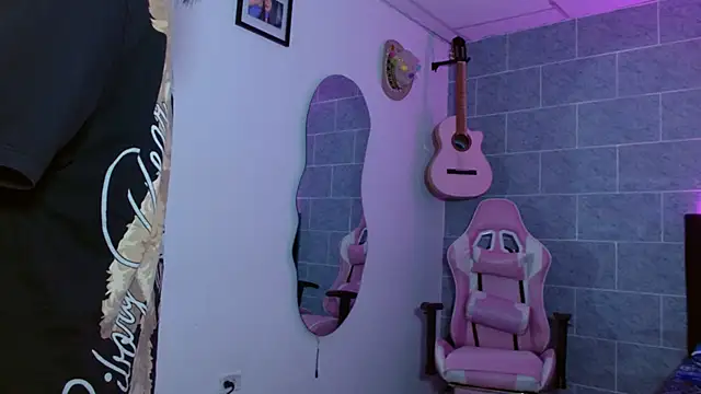 Dakota bumm online show from 16, 4, 2026