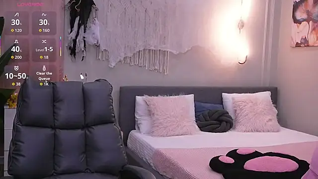 Molly Jons online show from 28, 10, 2025