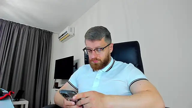 Findom guy online show from 7, 4, 2026