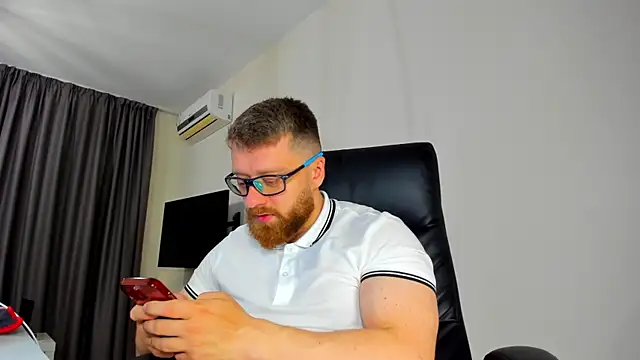 Findom guy online show from 16, 4, 2026
