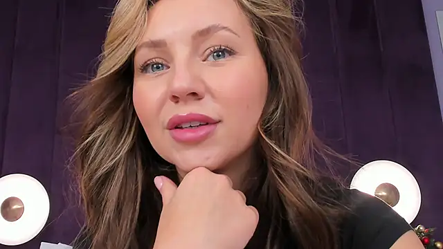 LilyRaisa online show from 9, 1, 2025