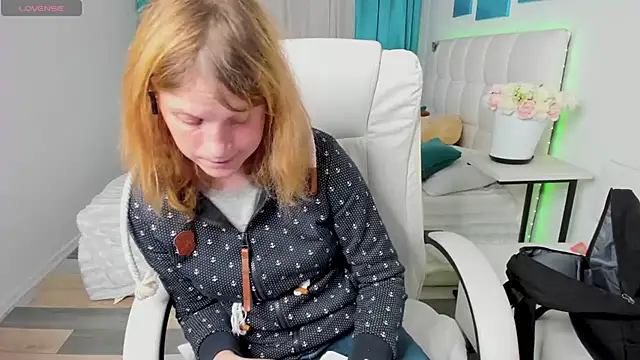 Snapshot of Kathlyn__Heath chatting on 2, 11, 2025 Kathlyn Heath online show from 2, 11, 2025