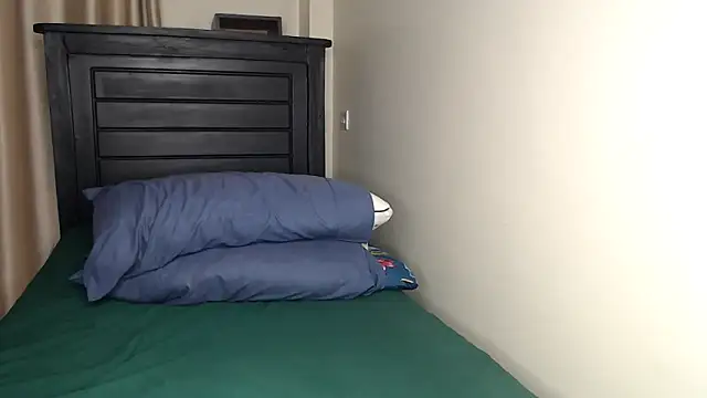 Snapshot of NIKKIE_LOVE chatting on 28, 10, 2025 NIKKIE LOVE online show from 28, 10, 2025