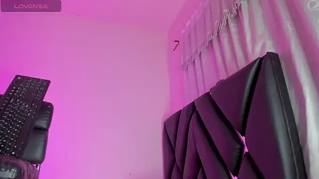 stephany doll  online show from 4, 3, 2026