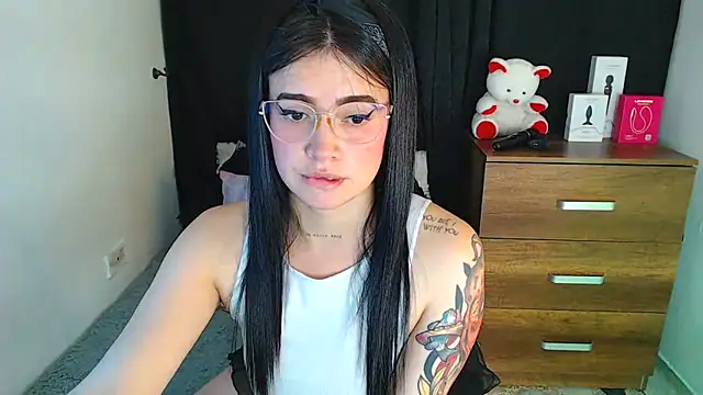 Isa Maiden1 online show from 17, 9, 2025