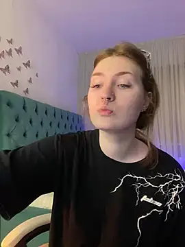  Chlo  e online show from 7, 3, 2025