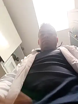 Snapshot of Diego_leon27 chatting on 27, 11, 2025 Diego leon27 online show from 27, 11, 2025