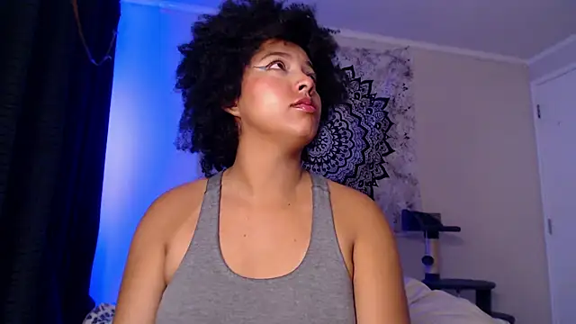 Snapshot of michell_bling1 chatting on 8, 2, 2025 michell bling1 online show from 8, 2, 2025