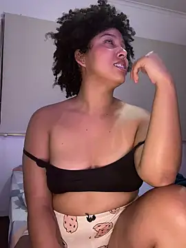 Snapshot of michell_bling1 chatting on 21, 3, 2025 michell bling1 online show from 21, 3, 2025