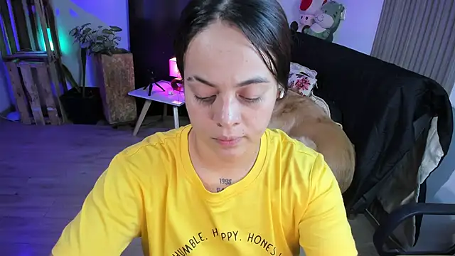 Cuttiealice online show from 4, 1, 2025