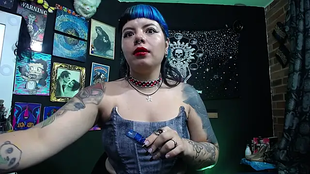 Yourmadame P online show from 5, 2, 2025